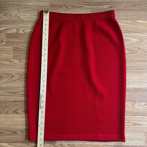 St. John Collection Red Wool Santana Knit Pencil Skirt 10 Vintage Luxury Classic - Picture 3 of 7